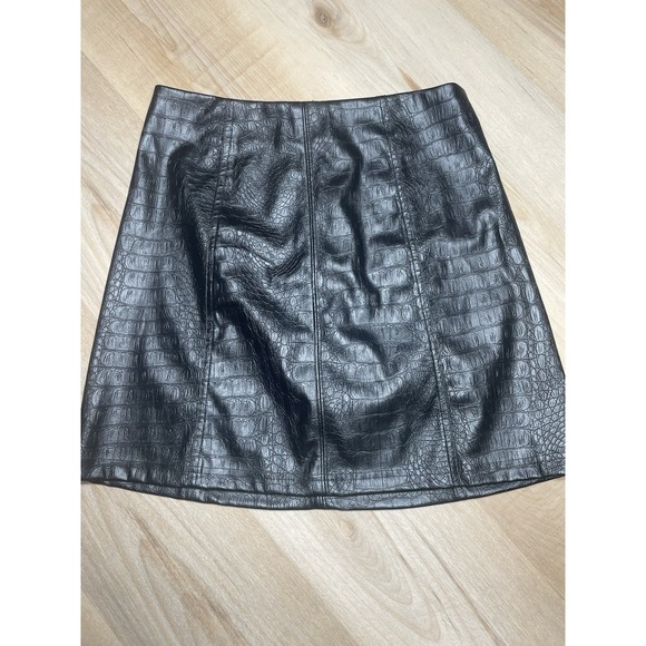 ALYA Faux Leather Croc Embossed Mini Skirt Black A-Line High Waist Y2K - Picture 2 of 6